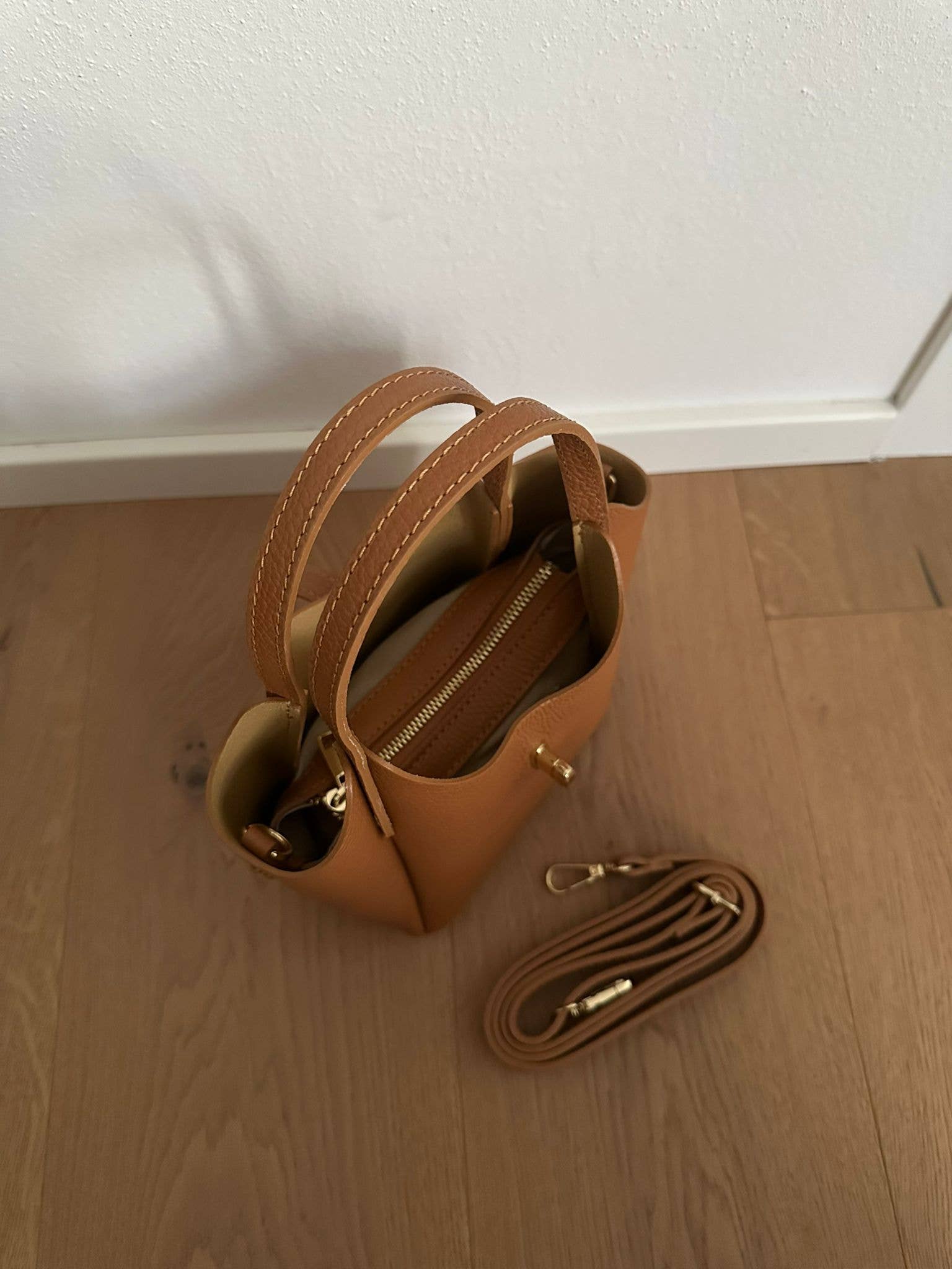 GENEVA - Genuine leather