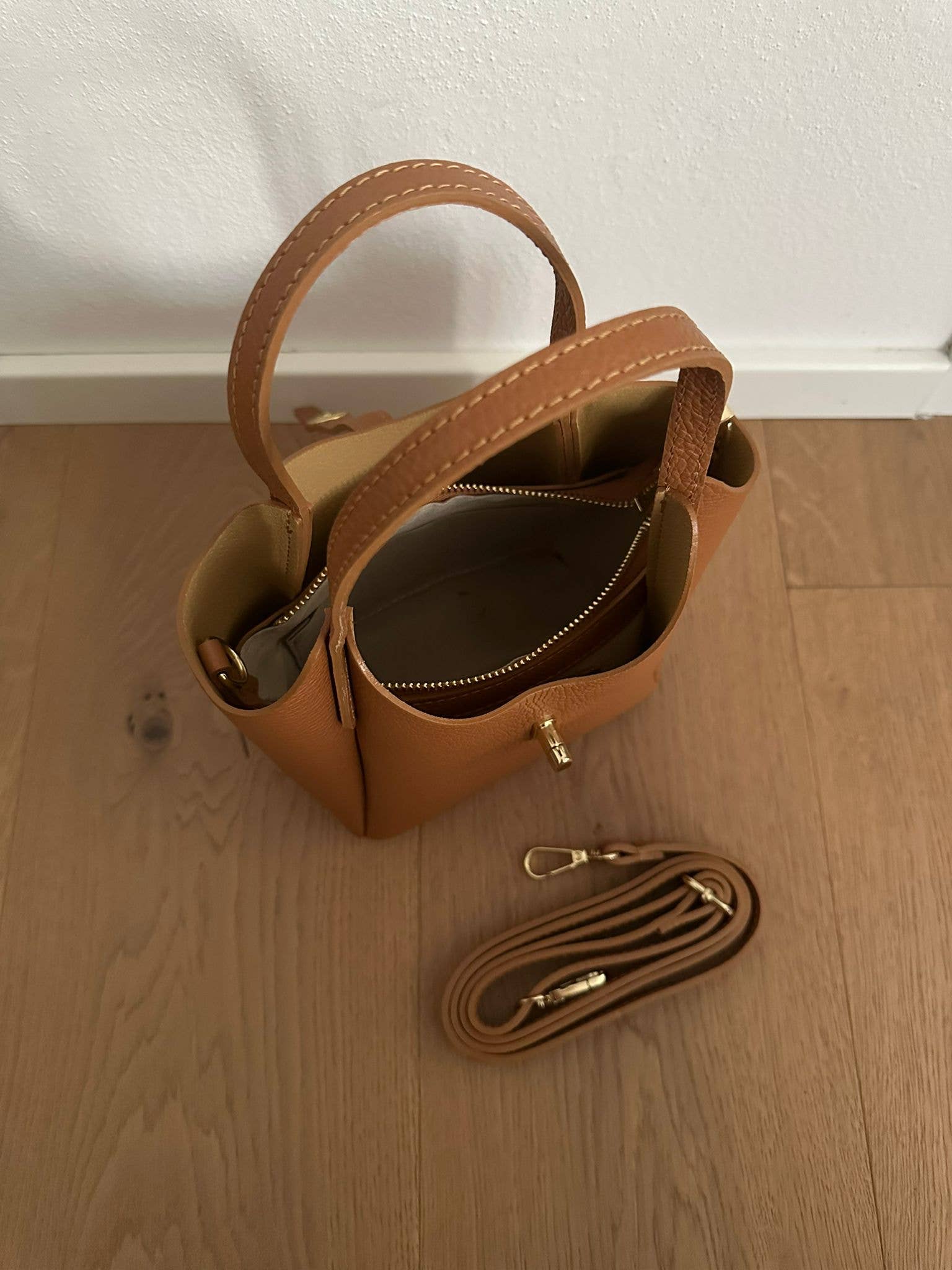 GENEVA - Genuine leather