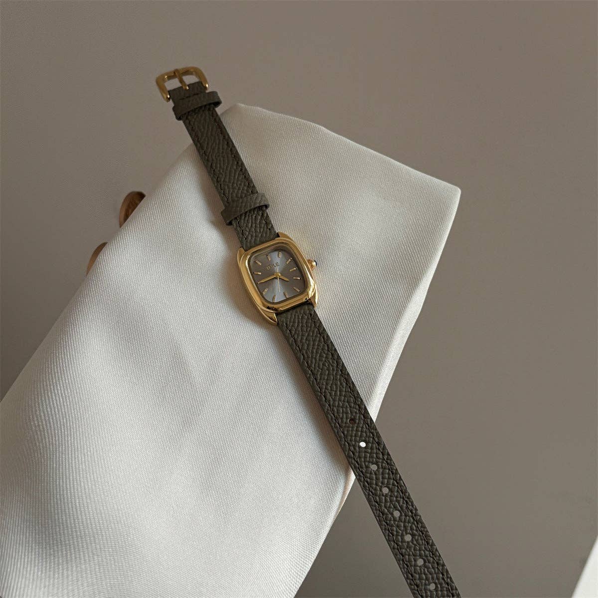Minimalist Small Dial Leather Strap Quartz Watch