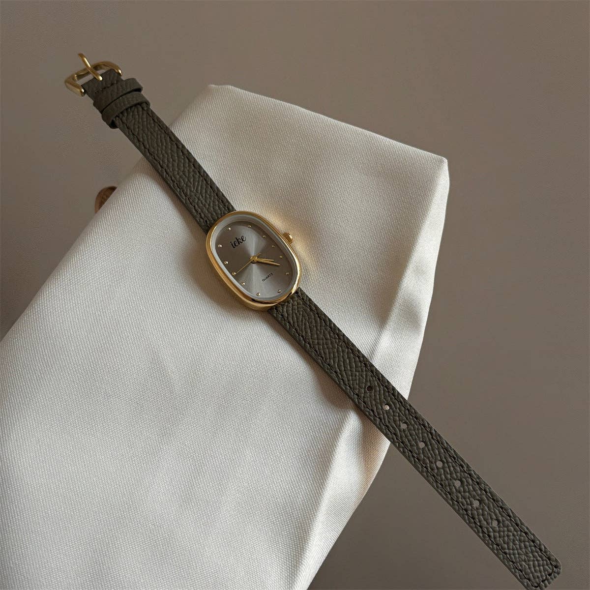 Minimalist Small Dial Leather Strap Quartz Watch
